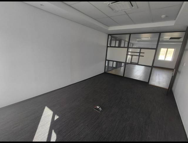 1,013M² OFFICE TO LET IN BRYANSTON